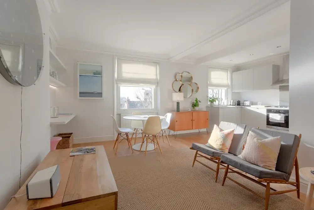 2 Bedroom Apartment Near Ladbroke Grove