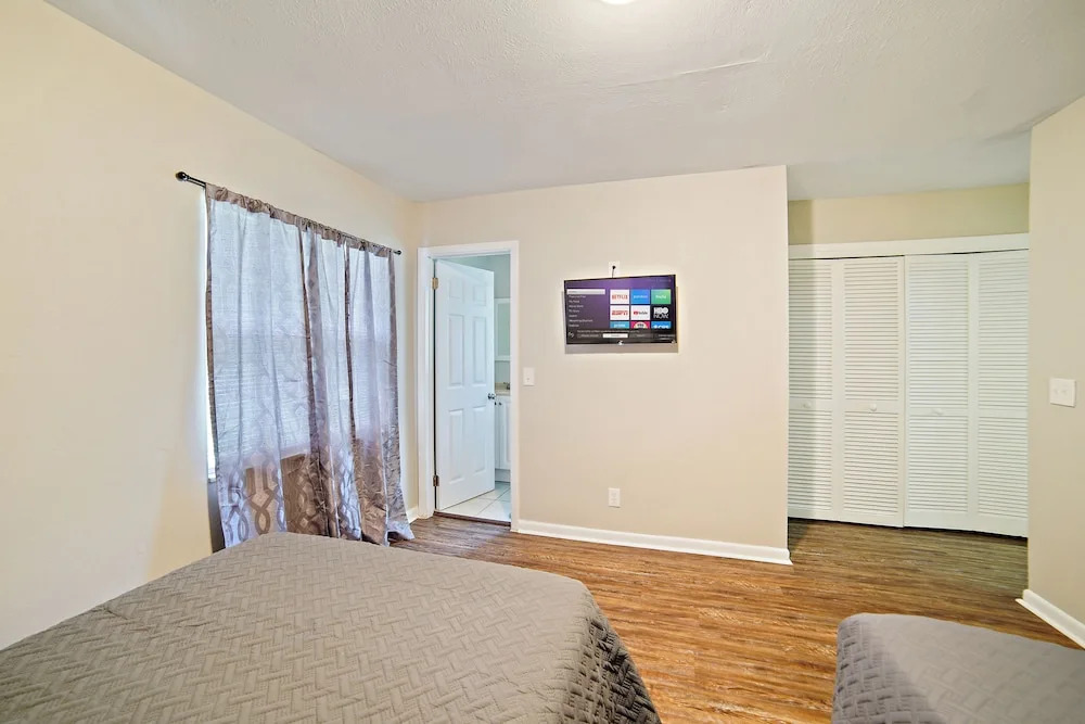 3 BR Pool Home in Tampa by Tom Well IG - 11115