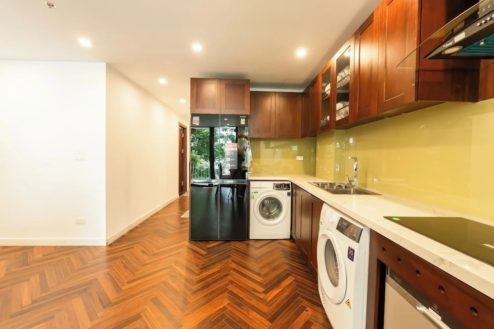 NINE HOUSING West Lake 136 Vu Mien