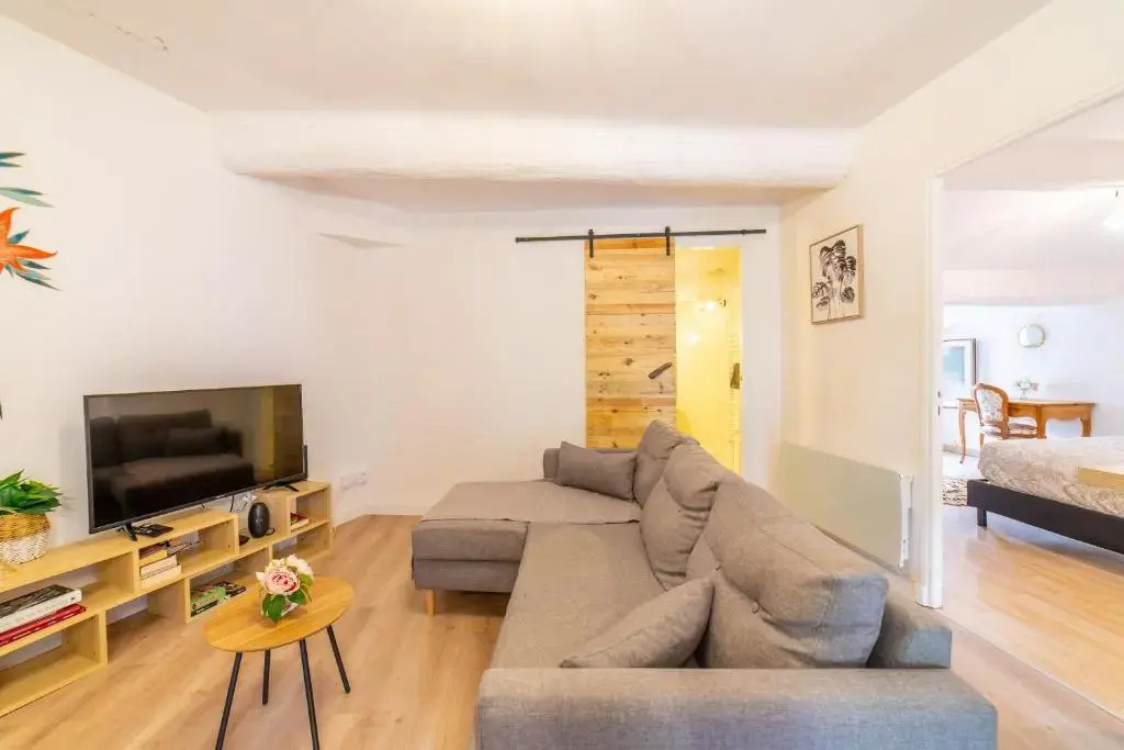 La belle vie - Beautiful 2 bedroom appartment close to parking