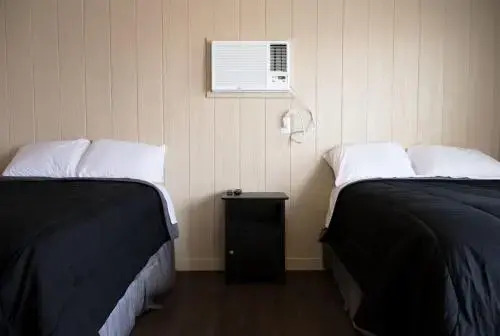 7 Oaks Lodging