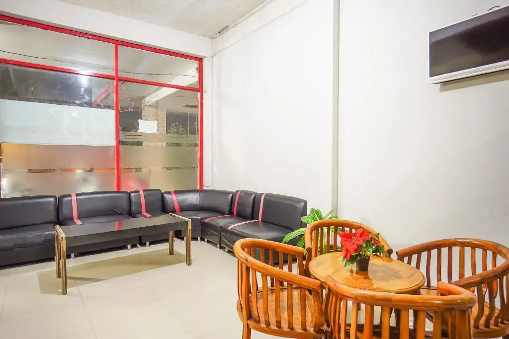 Oyo 1545 Bs Residence