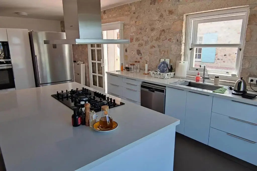 Magnificent Stone House Villa 14 beds 7 en-suite rooms Çeşme (450 m2 6500 land)