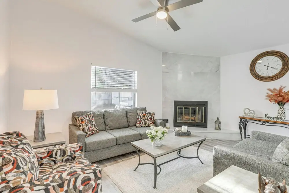Roomy Largo Home w/ Screened Patio & Private Pool!