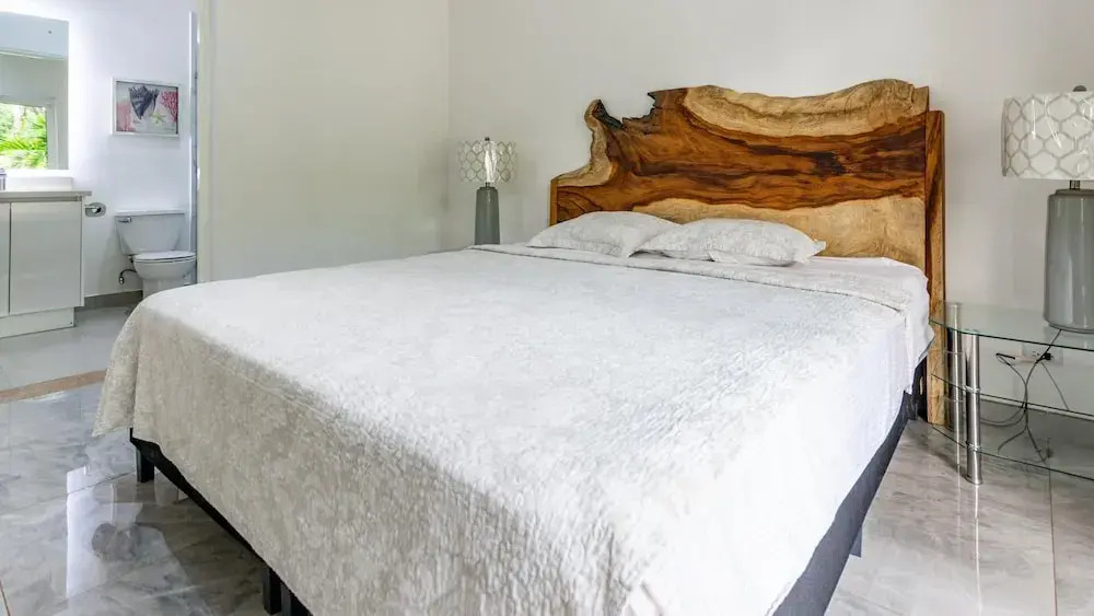 Modern Home and Guesthouse in a Peaceful Gated Community with a Private Swimming Pool
