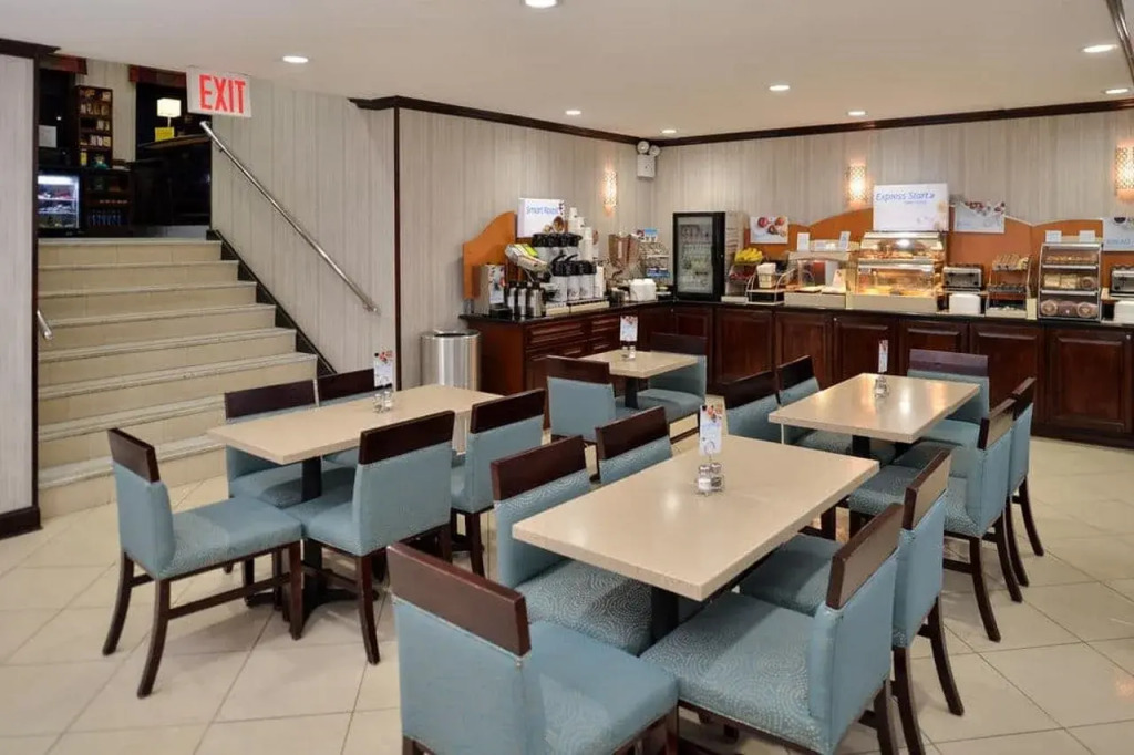 Holiday Inn Express Kennedy Airport