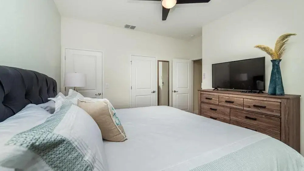 9041 Dogleg Drive