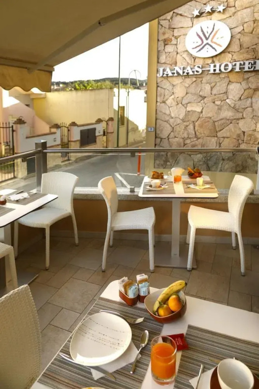 Janas Hotel