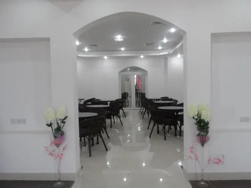 Al Mandoos Hotel