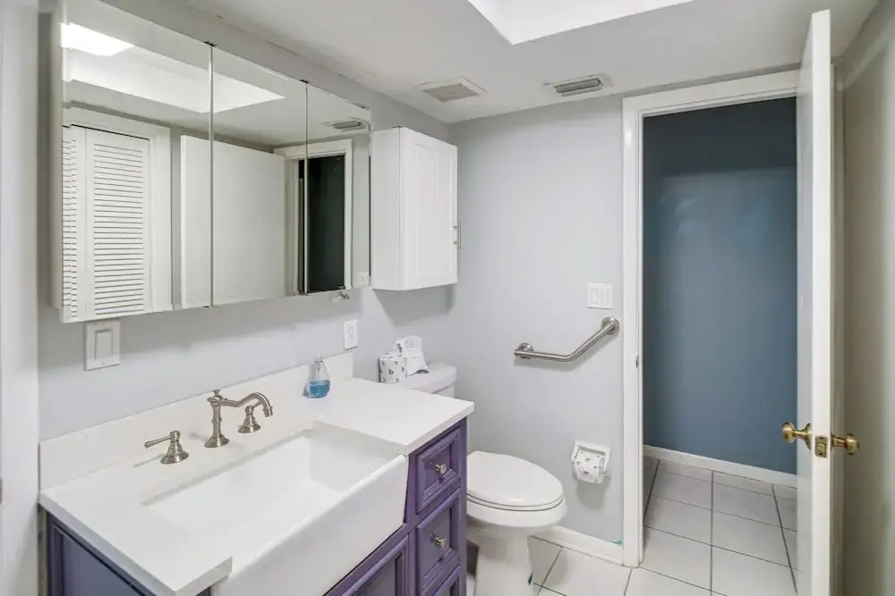Bright Fort Myers Home w/ Pool - 9 Mi to Beach!