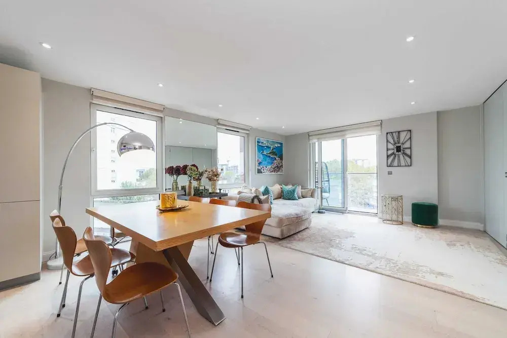 Stylish Three-bedroom Battersea Flat