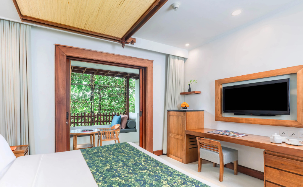 Legian Beach Hotel