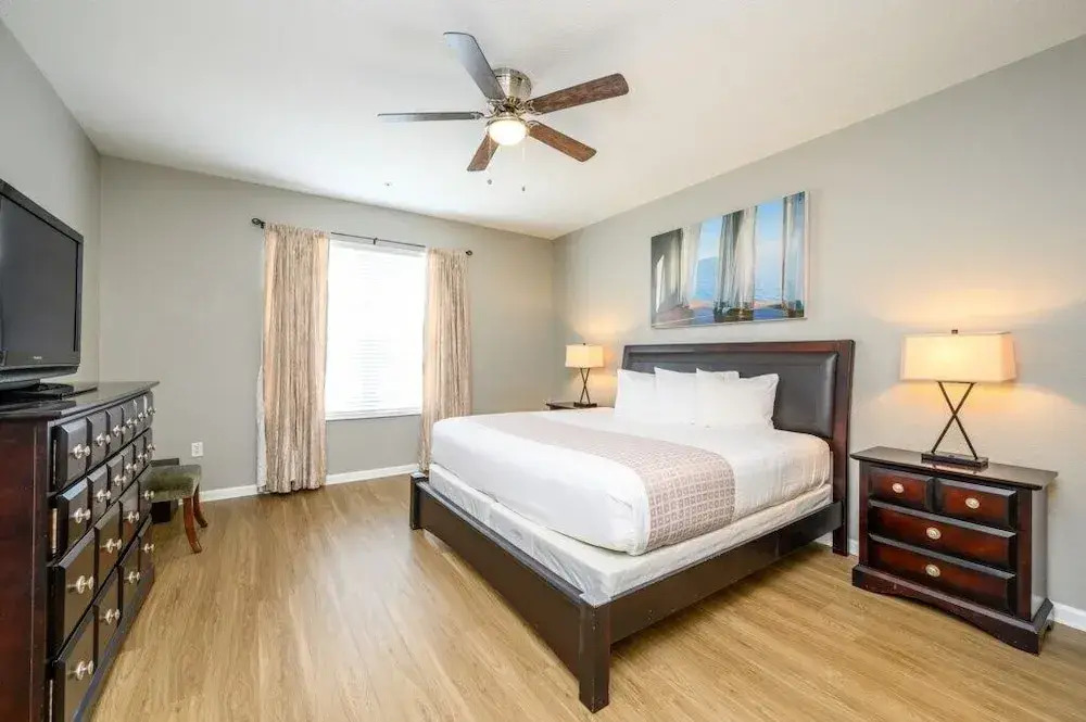 Epic Universe 3 Bedroom Premium Lakeview Condo-1012