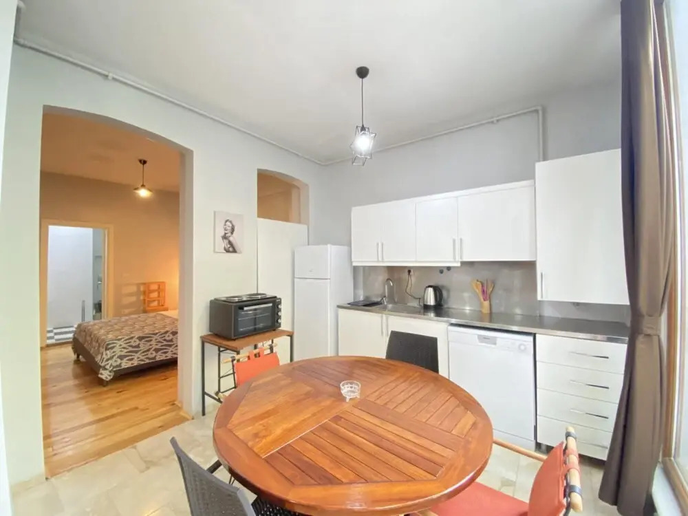Flat With Backyard Close to Galata Tower