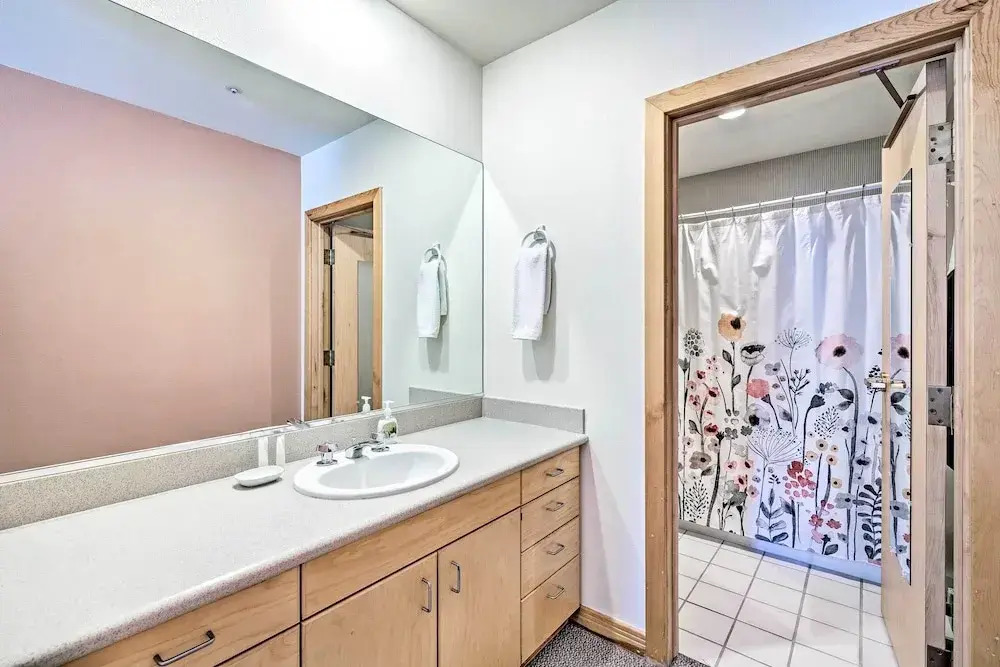 Solitude Creekside Condo-closest to Ski Lift!