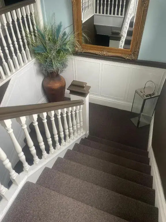 Crockets Hotel