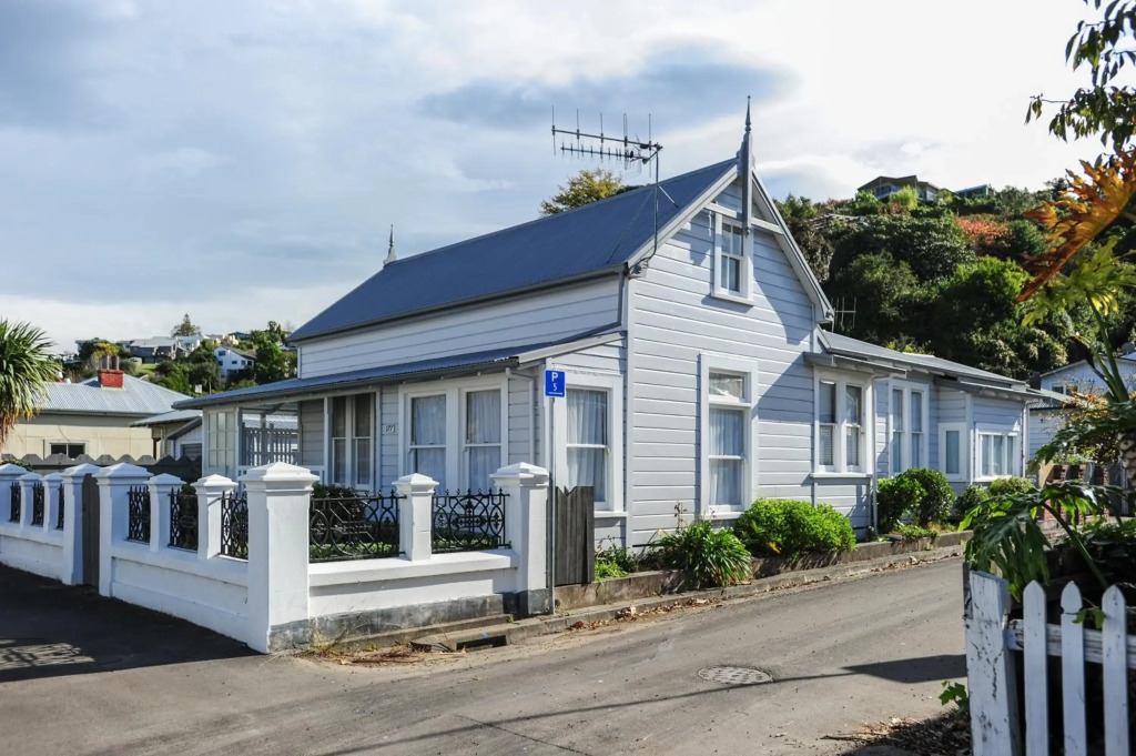 Puriri Downtown Villa - Napier Holiday Home
