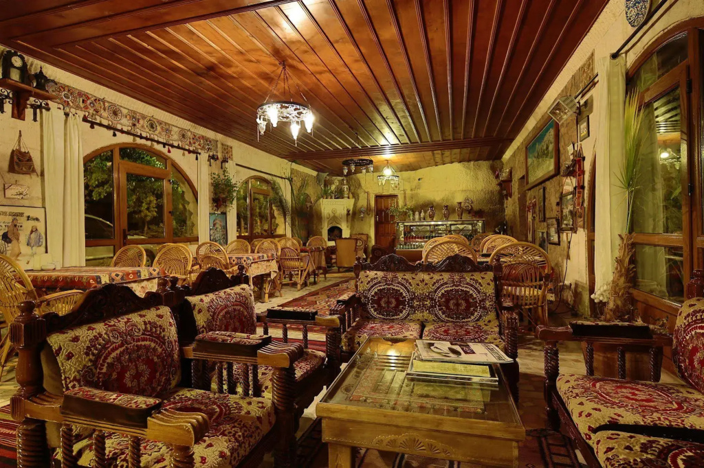 Cave Hotel Saksagan