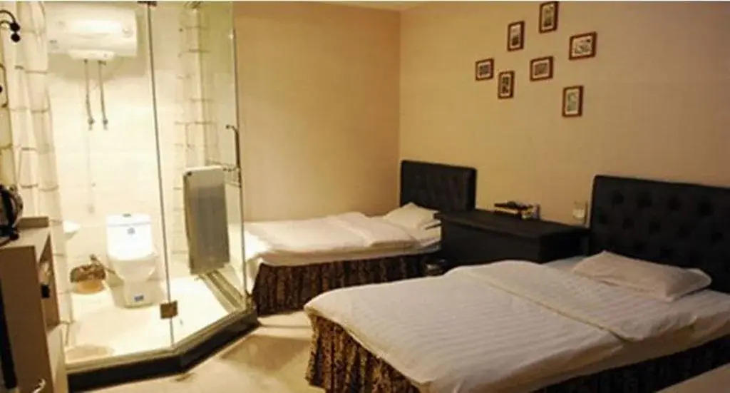 Utopia Theme Inn