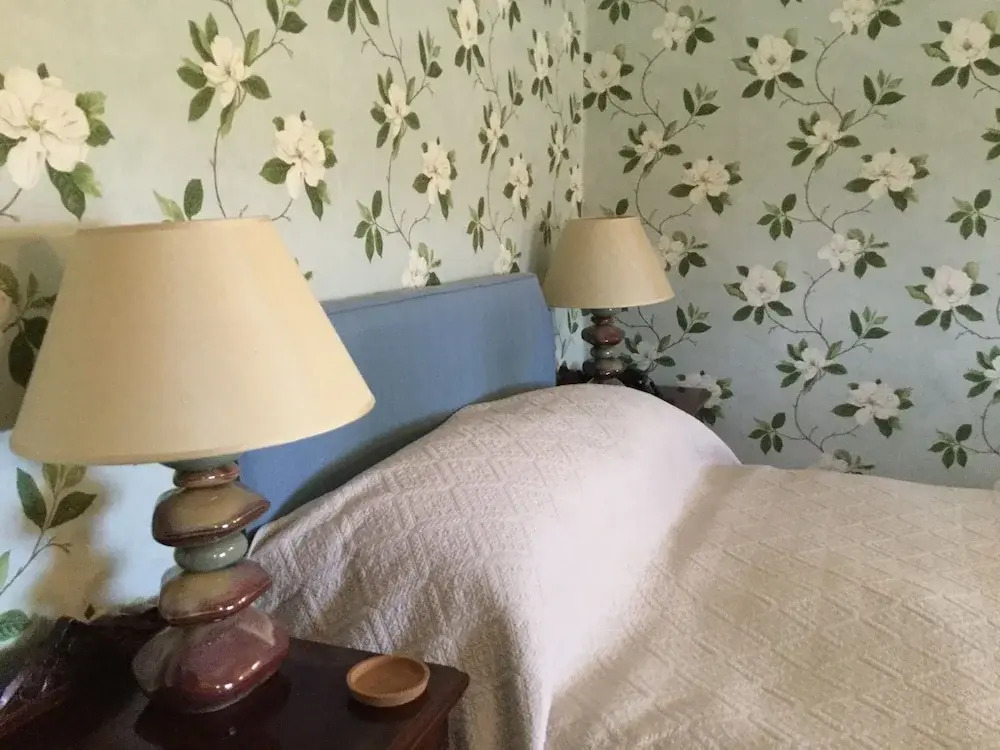 Castle of Comfort Hotel & Restaurant