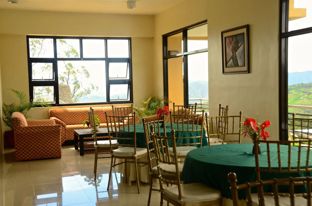 Gardenville Hotel