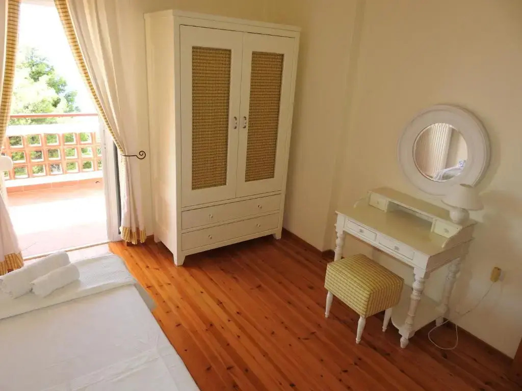 Konstantinos Siviri Nautilos Residence