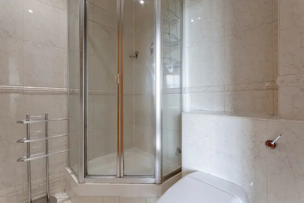 2 Bedroom Flat With Tower Bridge View