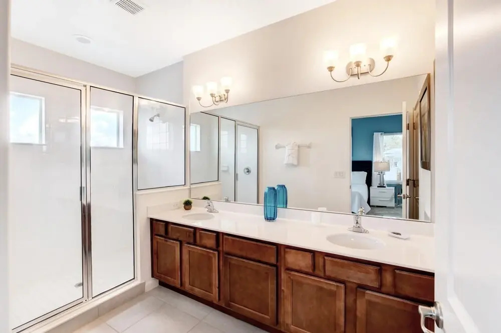 5BR Luxury Family Home w BBQ Pool and Theater