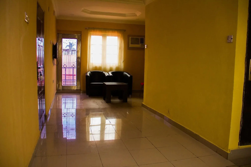 De Lawrence Court & Suites
