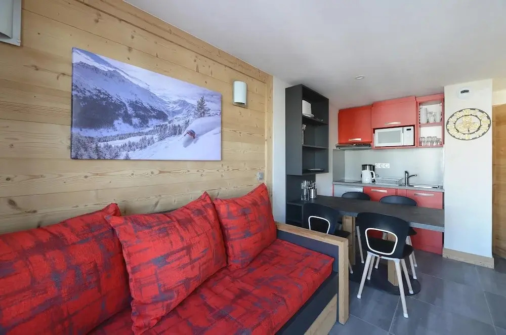 Residence LES Coches Apartment in a Family Resort at the Bottom of the Slopes Bac105