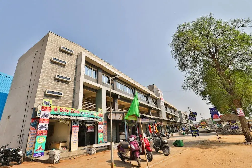 Oyo 23615 Sparsh Inn