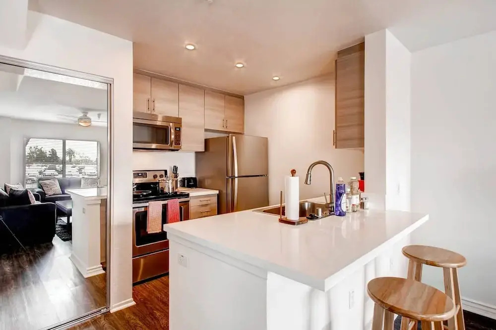 Beautiful San Diego Private Entrance Open Bedroom + Upstairs Loft! (H1)