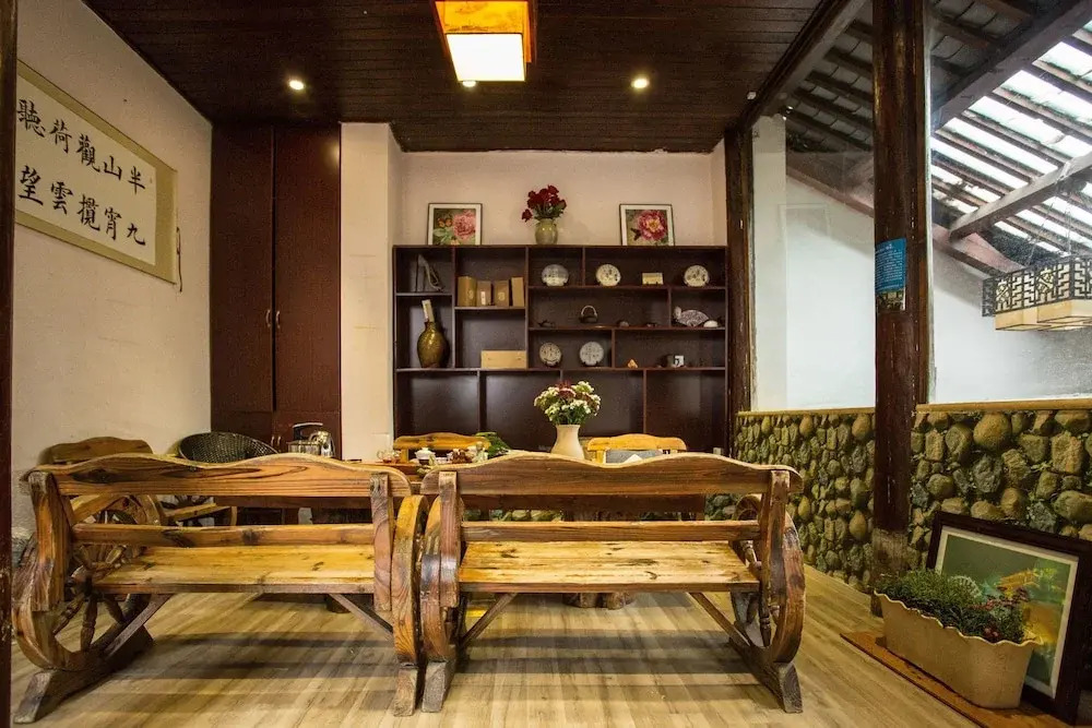 Travel Around the World Inn