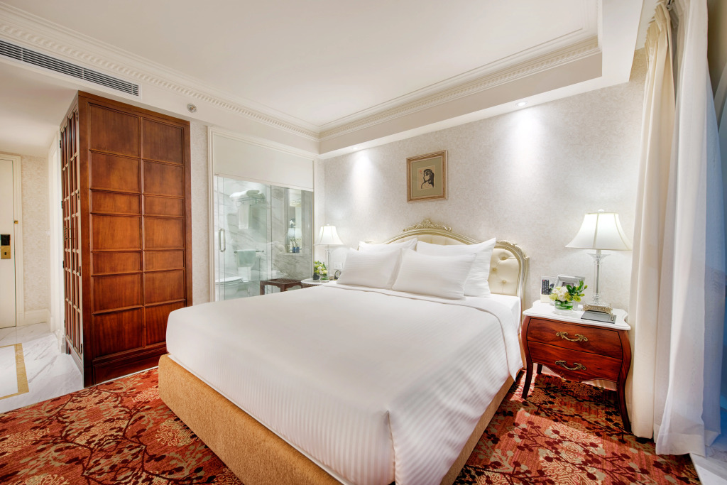 Apricot Hotel