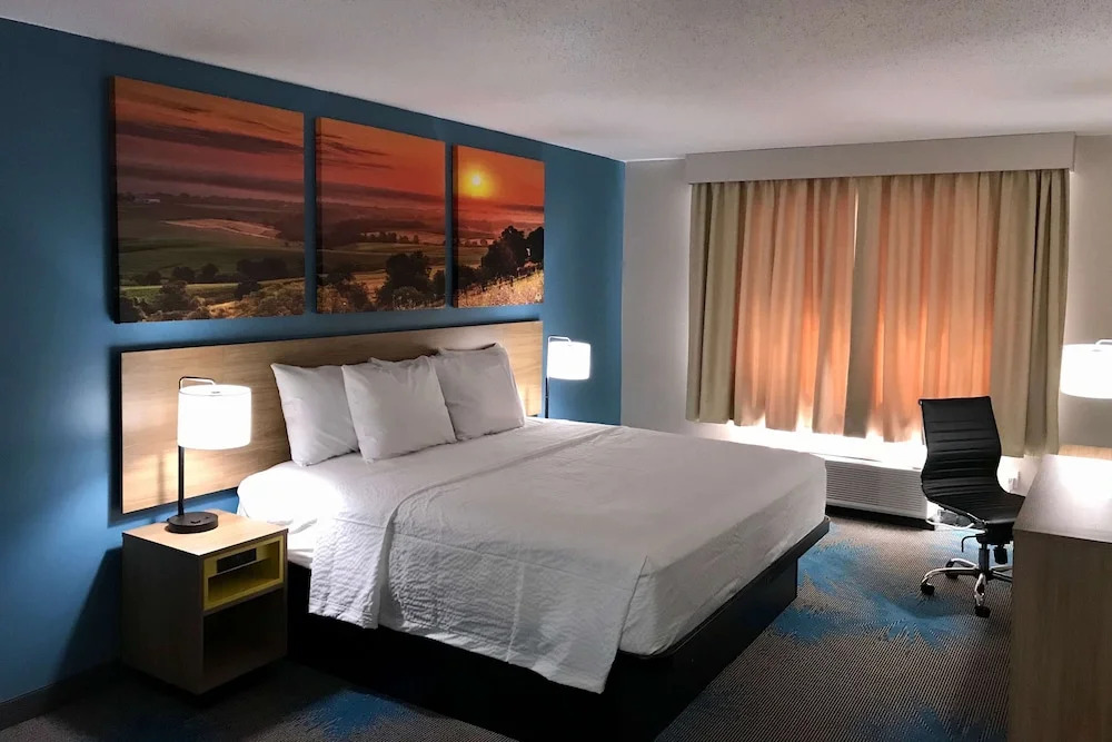 Days Inn by Wyndham Sandusky Cedar Point