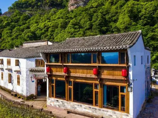 Changshenglou Hostel
