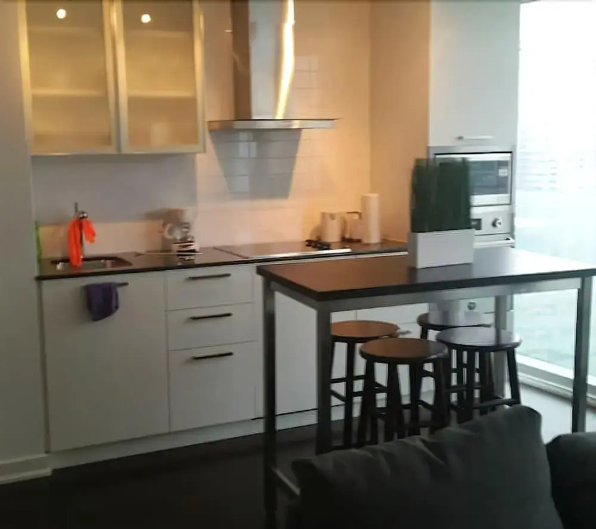 EG Suites - York St Condos 1 near CN Tower offered by Short Term Stays