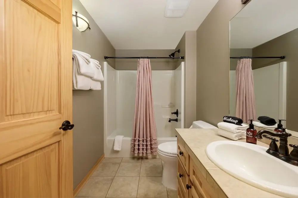Kinney At Slopeside Village 2 Bedroom Condo by RedAwning