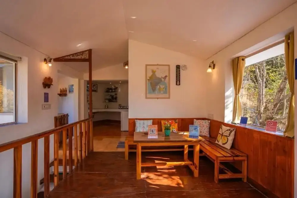 LiveAway Mussoorie, Kempty by PACK