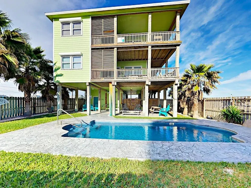 Gulf-View Duplex Steps to the Beach by RedAwning