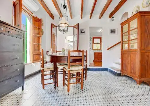 Pilar House