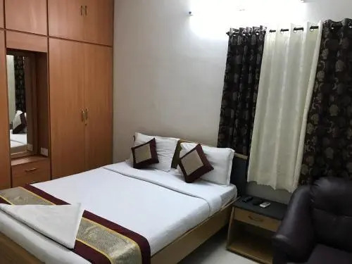 SHORTstay Apartments Rooms near Apollo shankara Nethralaya hospitalsGreams Road