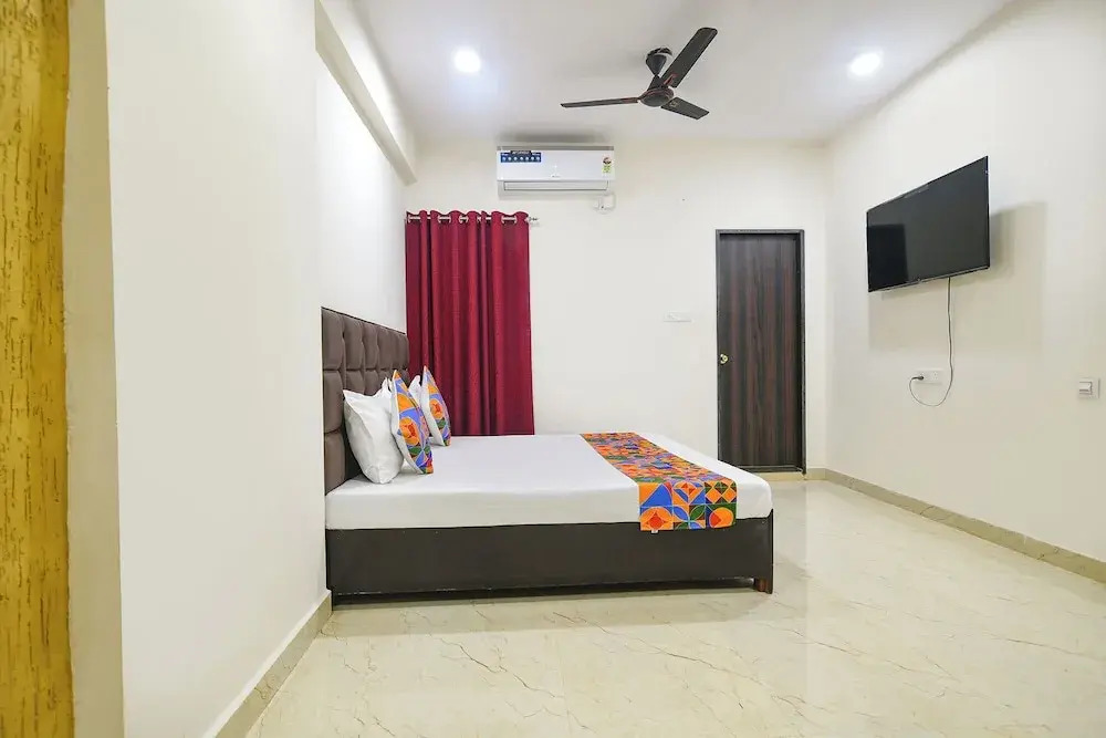 FabHotel Parijat
