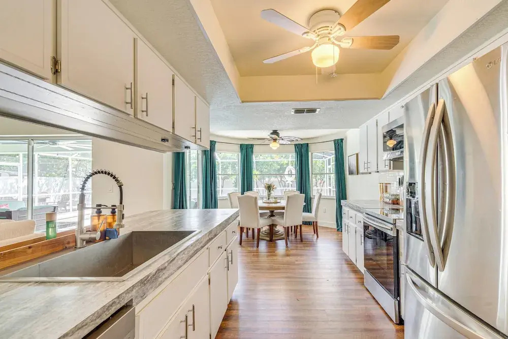 Private Pool & Lanai: Spring Hill Oasis