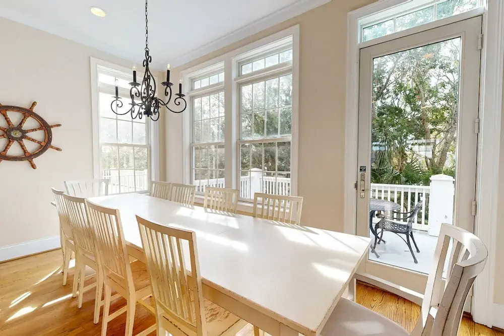 Luxury Cottage With Pools & Multiple Decks, 1/2 Block to Beach