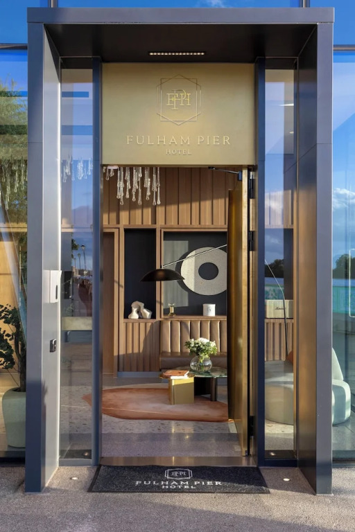 Fulham Pier Hotel