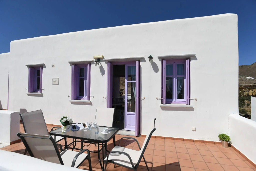 Glafki Studios & Suites