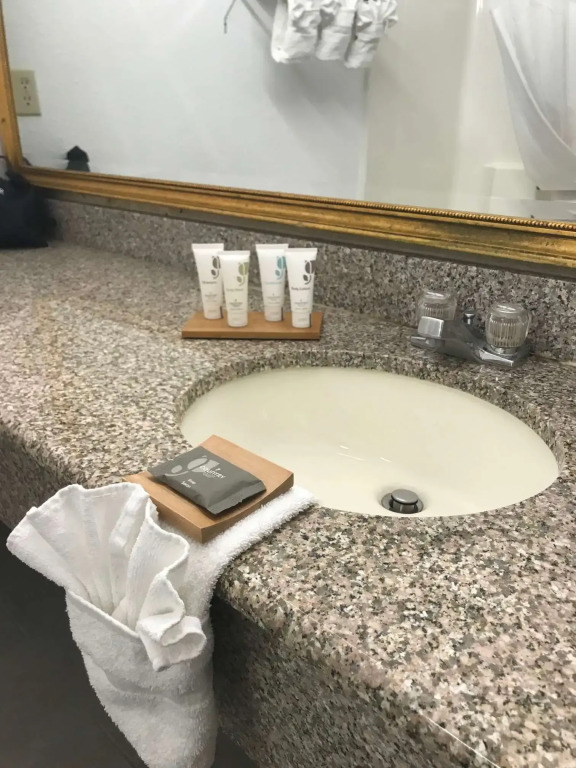 Country Inn & Suites by Radisson, Grand Rapids Airport, MI