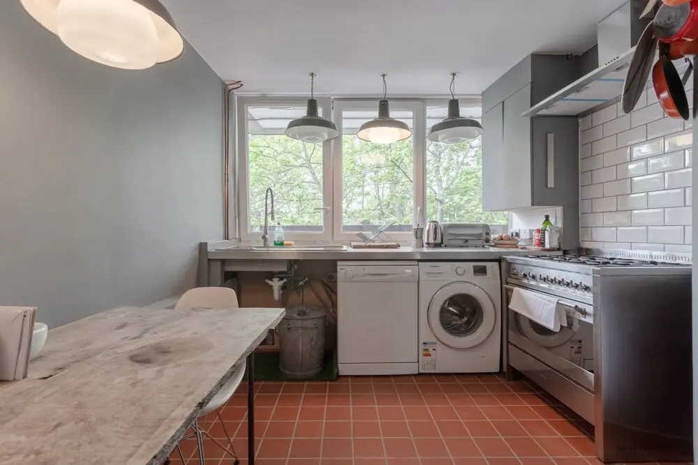 Modern 3 Bedroom In South West London