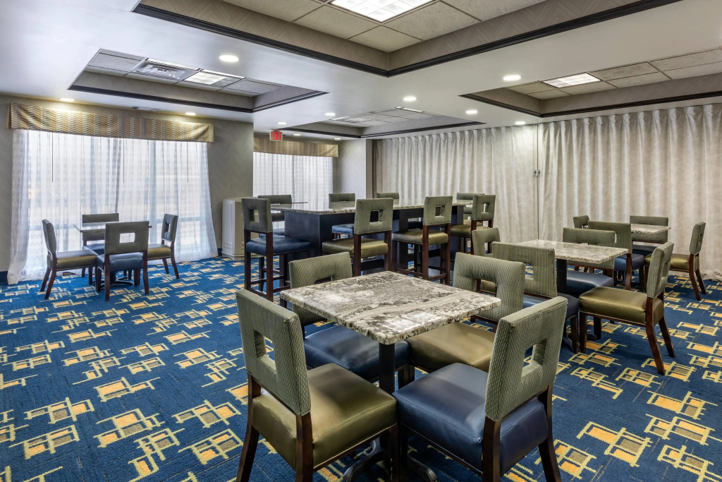 Comfort Inn & Suites Pauls Valley - City Lake